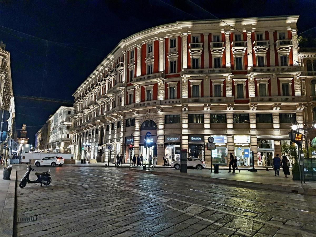 S. Ambrogio Square Mailand
